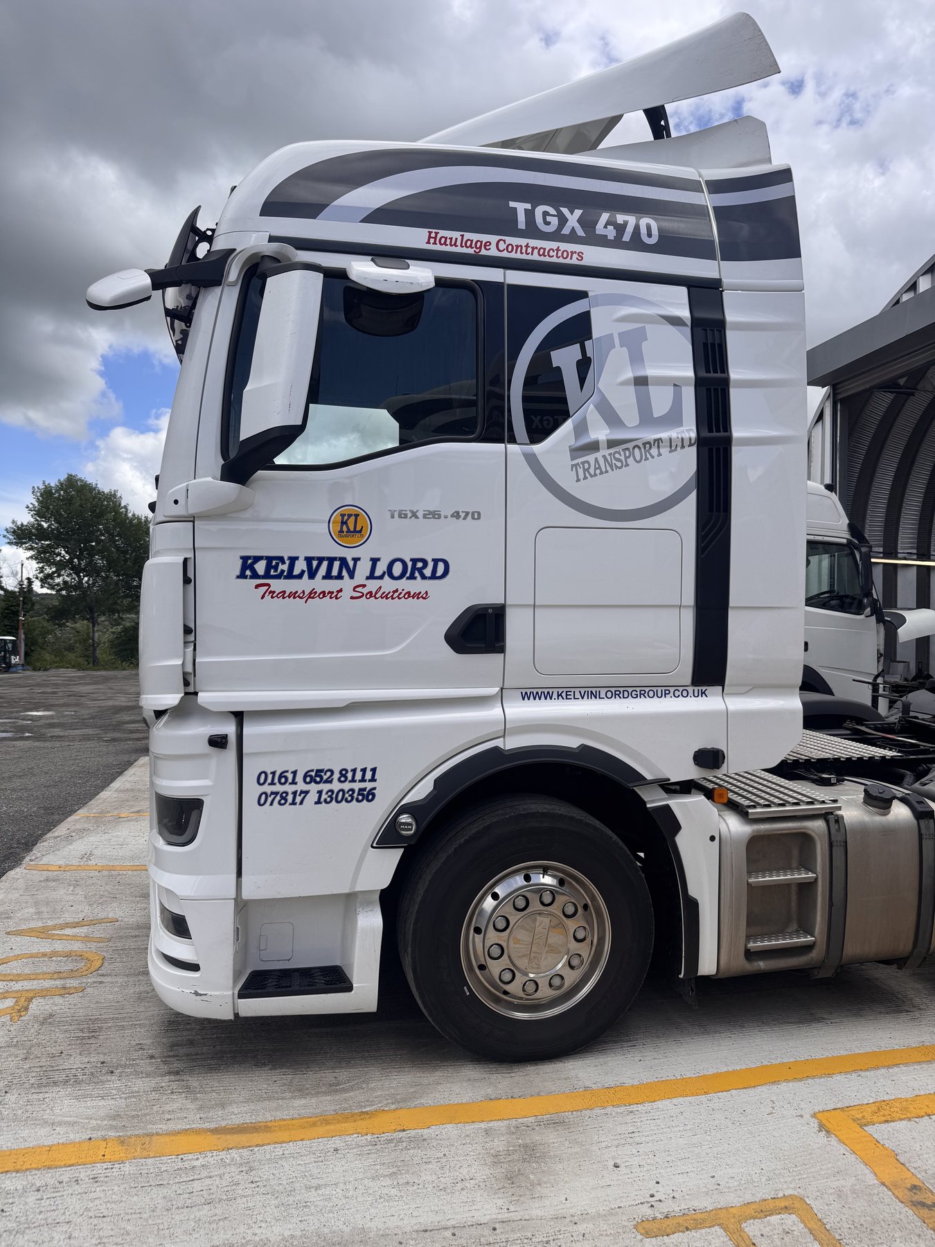 Kelvin Lord truck cab graphics